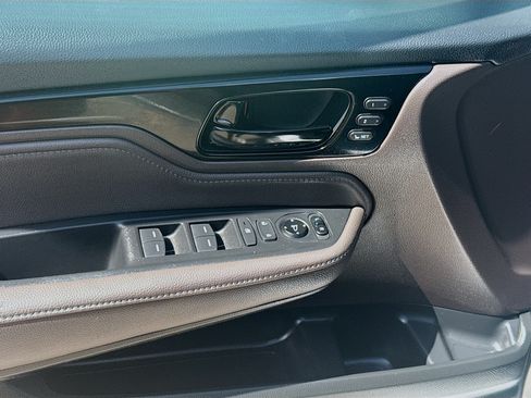 Certified 2024 Honda Odyssey Touring image 17