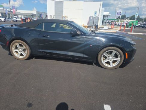 Used 2019 Chevrolet Camaro LT RWD image 15