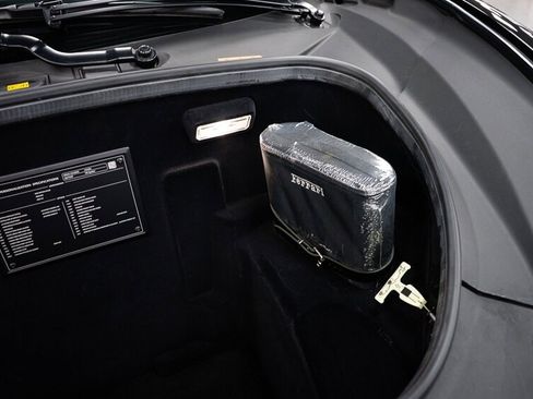 Used 2021 Ferrari F8 Tributo image 31