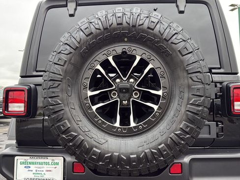 Used 2025 Jeep Wrangler Sport image 11