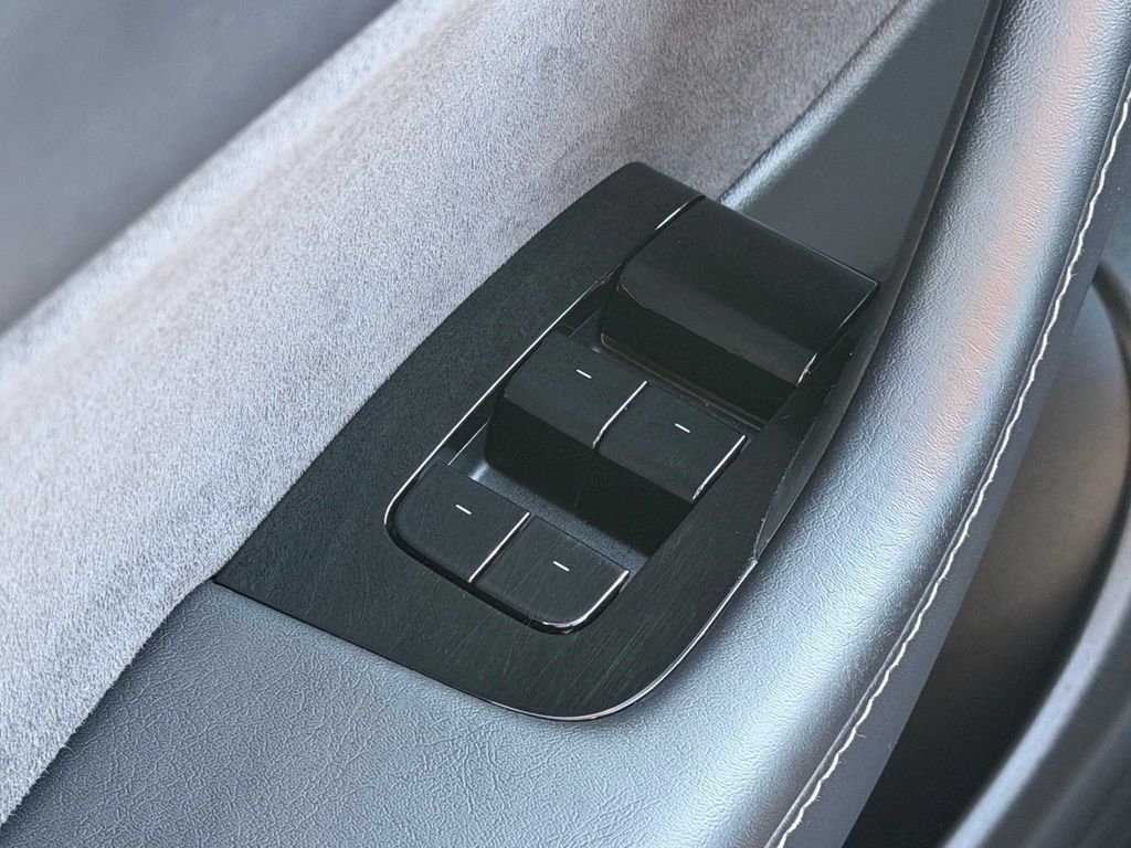 Used 2020 Tesla Model Y Long Range AWD/4WD image 19