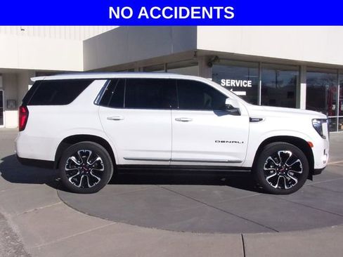 Used 2024 GMC Yukon Denali w/ Advanced Technology Package image 2