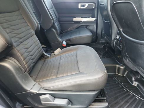 Used 2020 Ford Explorer XLT RWD image 25