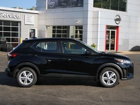 New 2025 Nissan Kicks Play S image 10