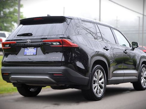 Used 2024 Toyota Grand Highlander AWD image 5