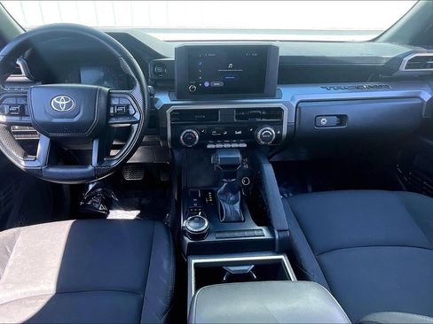 Used 2025 Toyota Tacoma SR5 AWD/4WD image 19