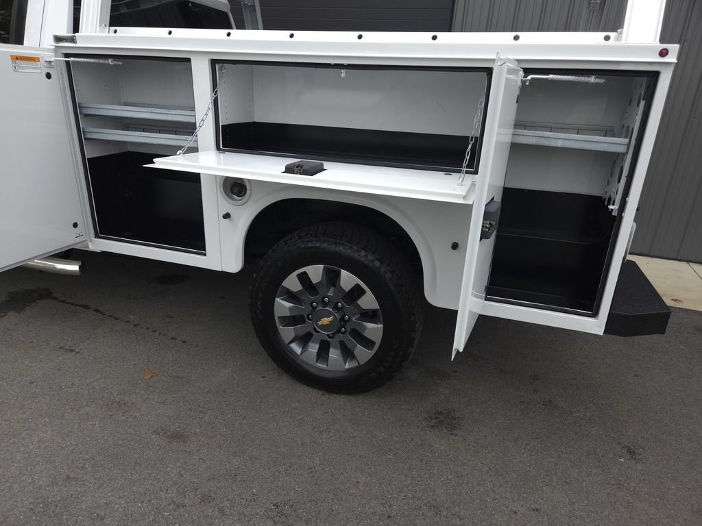 Used 2024 Chevrolet Silverado 2500 Custom w/ Custom Value Package AWD/4WD image 4