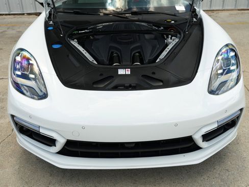 Used 2023 Porsche Panamera 4S w/ Sportdesign Package image 8