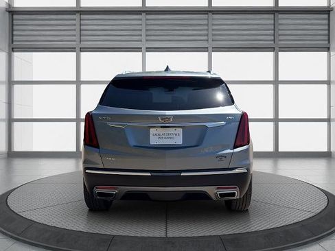 Used 2025 Cadillac XT5 Premium Luxury w/ Technology Package AWD/4WD image 5