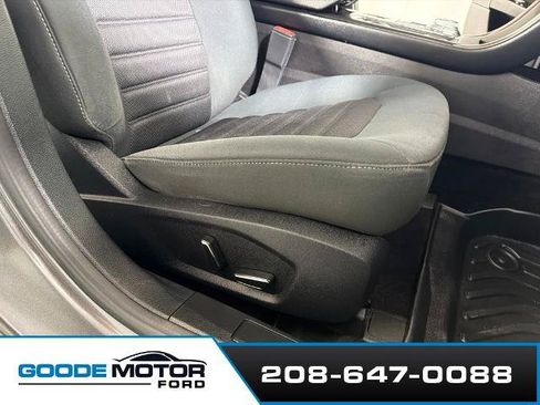 Certified 2017 Ford Fusion SE FWD image 24