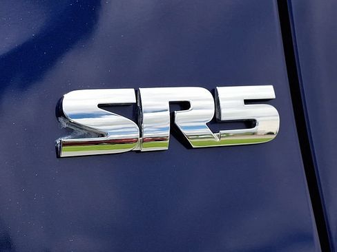 Used 2022 Toyota Tacoma SR5 AWD/4WD image 35