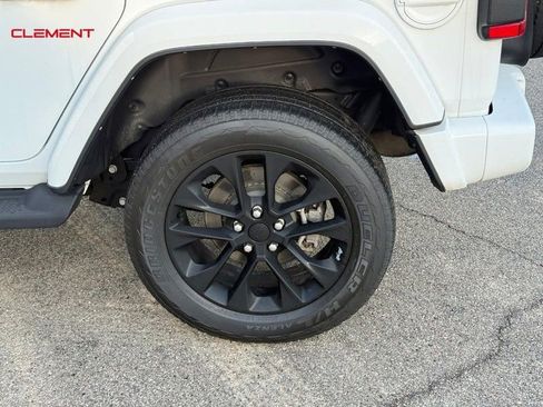 Used 2022 Jeep Wrangler Unlimited Sahara image 4