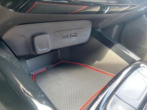 Used 2024 Chevrolet Trax RS FWD image 23