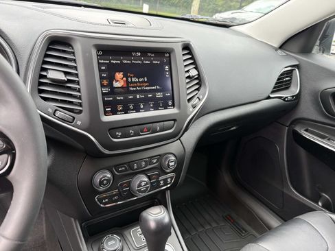 Used 2023 Jeep Cherokee Altitude Lux AWD/4WD image 29