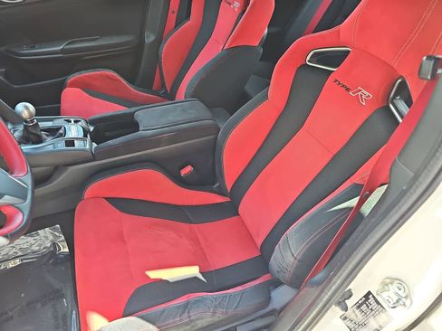 Used 2018 Honda Civic Type R image 15