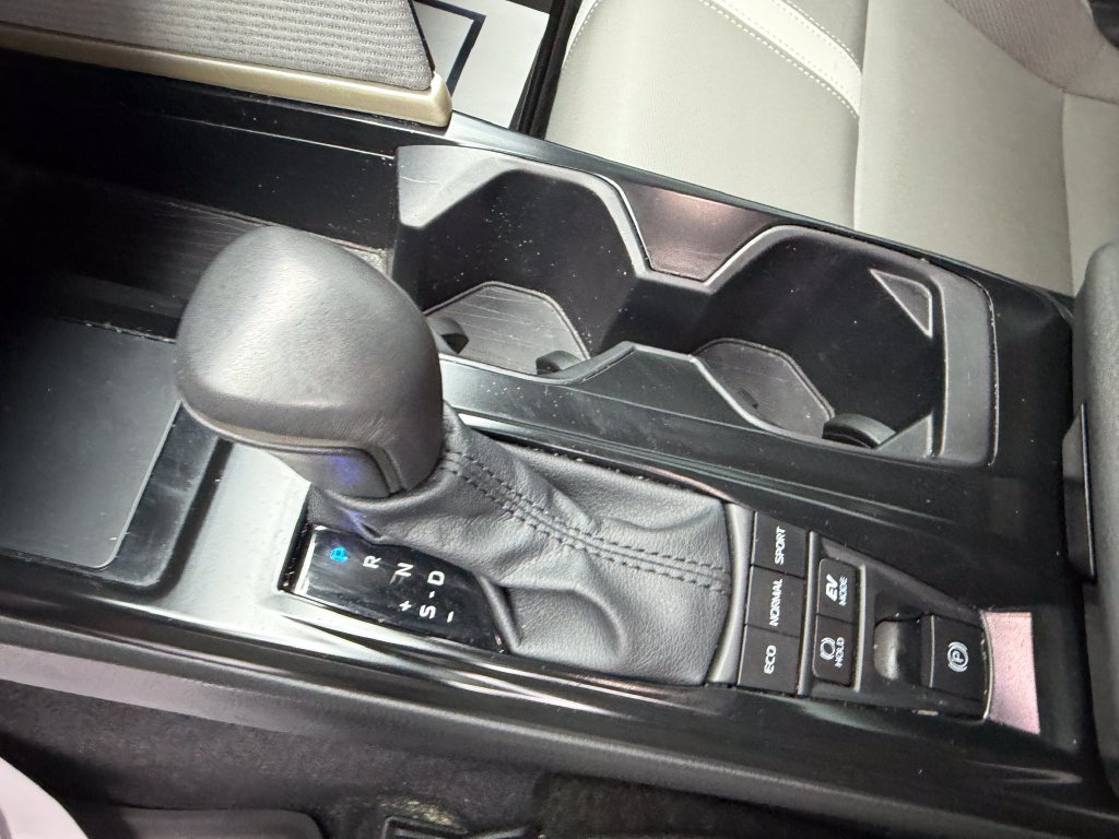 Used 2025 Toyota Camry SE FWD image 17