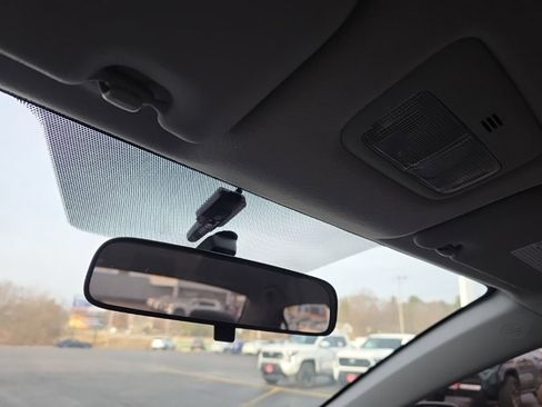 Used 2013 Toyota Corolla LE image 25