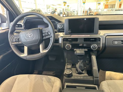 New 2026 Toyota 4Runner SR5 AWD/4WD image 11