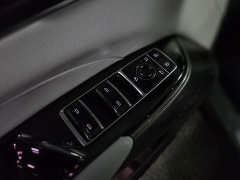 Used 2024 Cadillac Lyriq Sport image 31