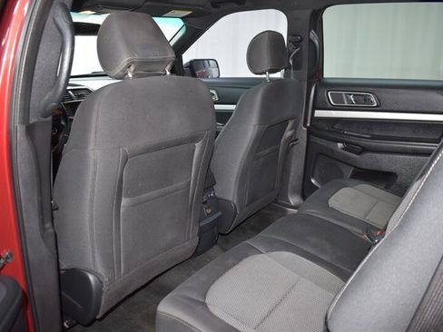 Used 2016 Ford Explorer XLT AWD/4WD image 22