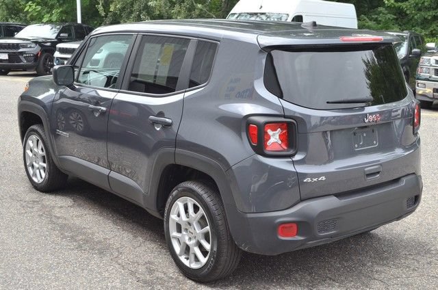 Used 2023 Jeep Renegade Latitude AWD/4WD image 6