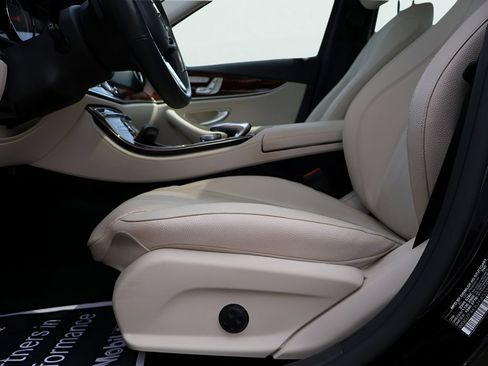 Used 2019 Mercedes-Benz E 300 4MATIC image 39
