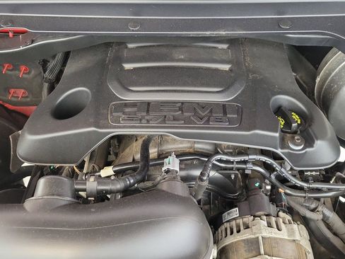 Used 2022 RAM 1500 Laramie AWD/4WD image 10