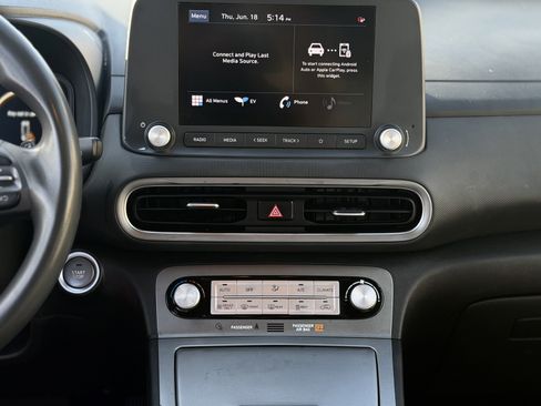 Used 2023 Hyundai Kona SE FWD image 18