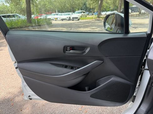 Used 2025 Toyota Corolla LE FWD image 20
