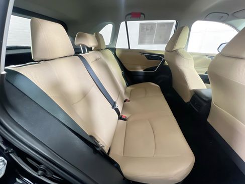 Used 2022 Toyota RAV4 LE image 23