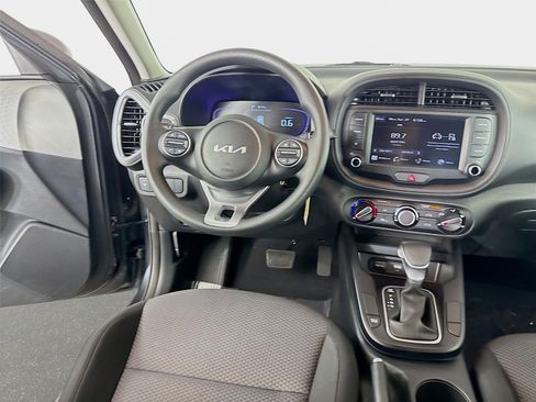 Certified 2025 Kia Soul LX w/ LX Technology Package FWD image 21