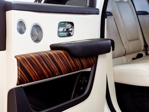 Used 2019 Rolls-Royce Cullinan image 27