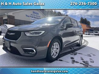 Used 2023 Chrysler Pacifica Touring-L video 1