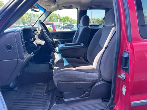 Used 2004 GMC Sierra 2500 SLE w/ Heavy-Duty Power Package AWD/4WD image 8