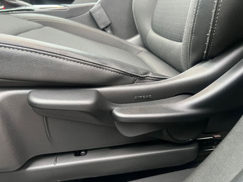 Used 2025 Buick Encore GX Preferred image 23