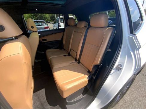 Used 2024 Volkswagen Tiguan SE AWD/4WD image 23