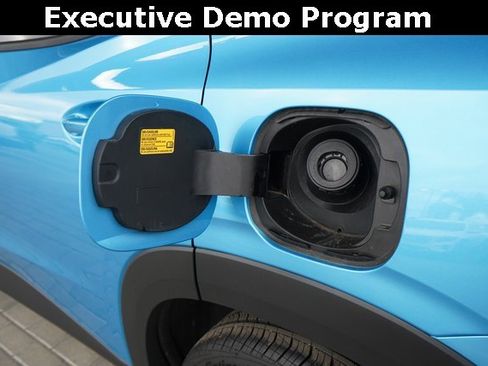 Used 2025 Chevrolet Trax RS w/ Driver Confidence Package image 13