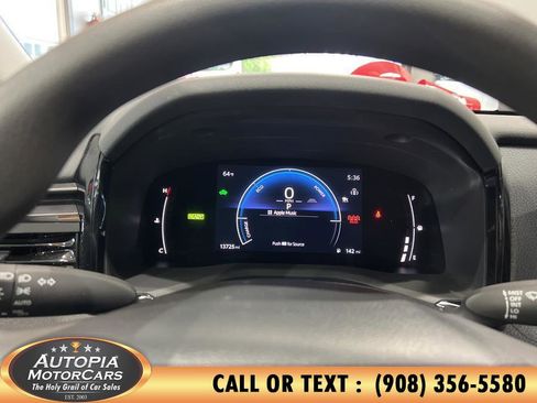 Used 2025 Toyota Camry LE image 31