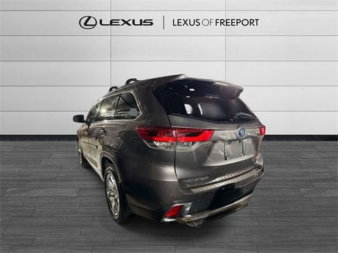 Used 2017 Toyota Highlander Limited image 5