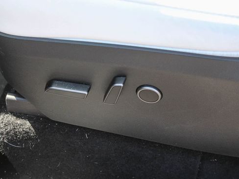 Used 2023 Tesla Model Y Long Range image 24