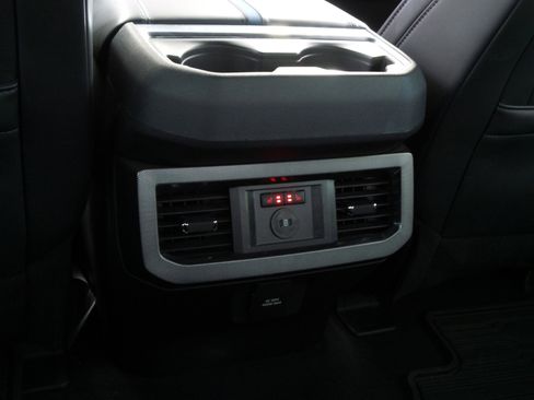 Used 2025 Ford F250 Platinum image 40