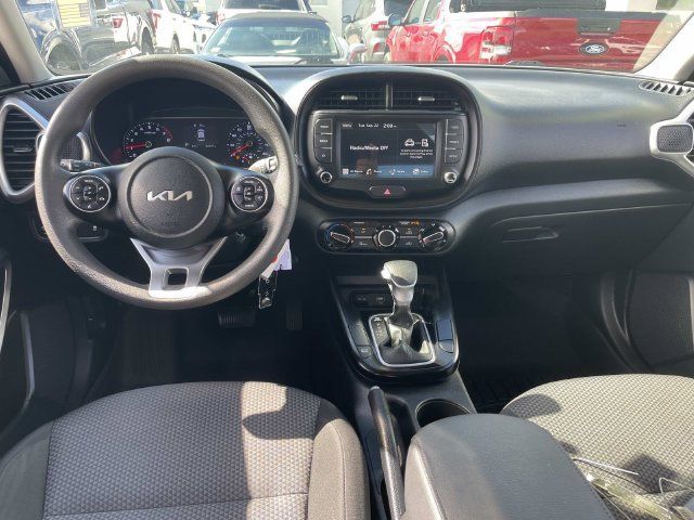 Used 2022 Kia Soul LX FWD image 16