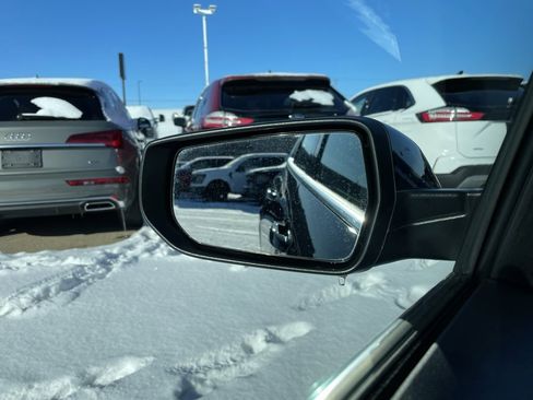 Used 2025 Chevrolet Malibu LT image 34