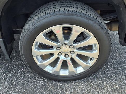 Used 2022 Chevrolet Silverado 1500 High Country w/ Technology Package image 25