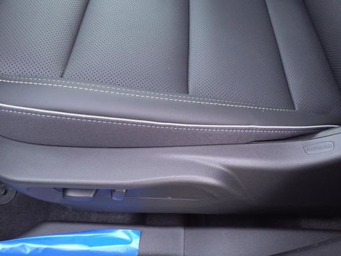 Used 2023 Buick Envision Essence image 10