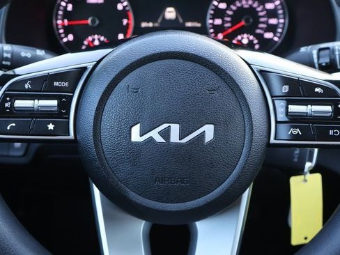 Used 2024 Kia Forte LXS w/ LXS Technology Package image 28