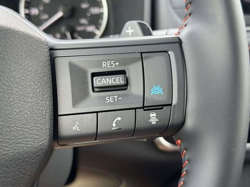 Used 2025 Nissan Rogue SV image 17