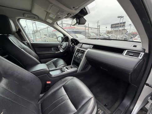 Used 2018 Land Rover Discovery Sport HSE image 23