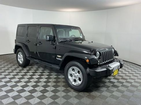 Used 2014 Jeep Wrangler Unlimited Sahara AWD/4WD image 3