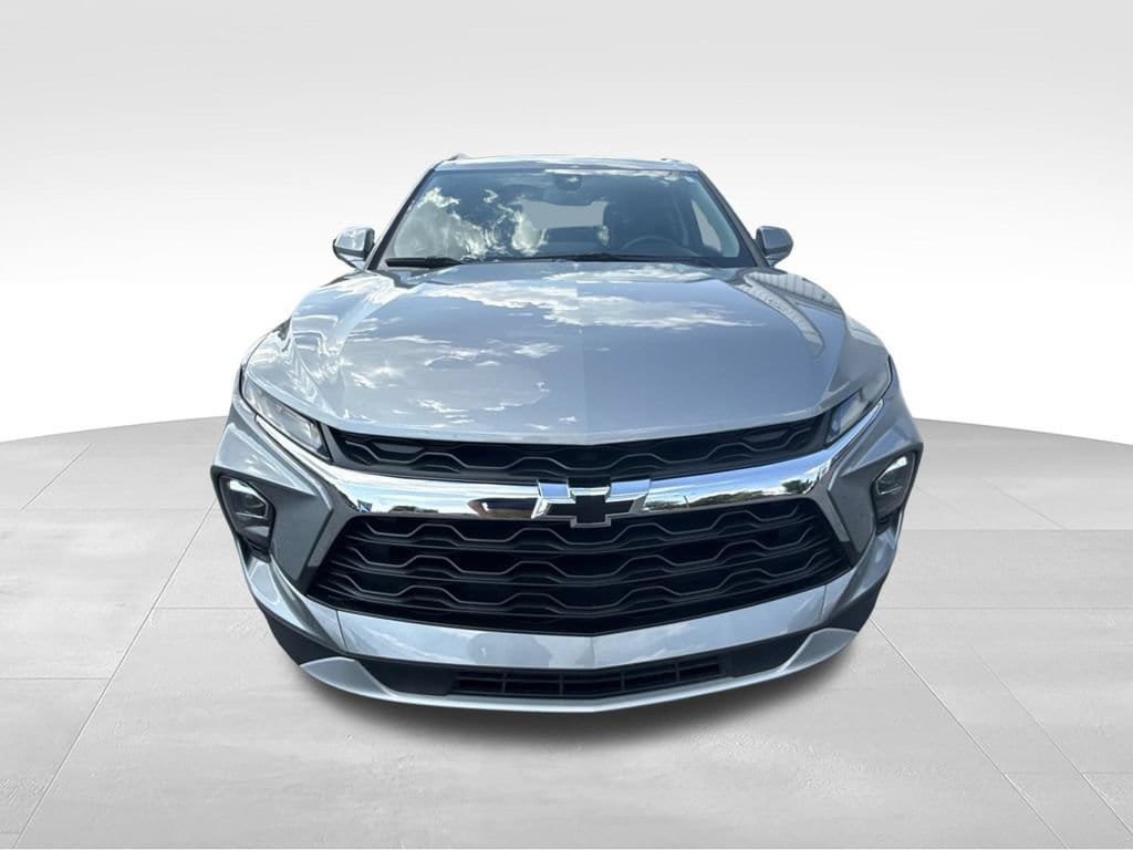 Used 2024 Chevrolet Blazer LT w/ Convenience Package FWD image 3